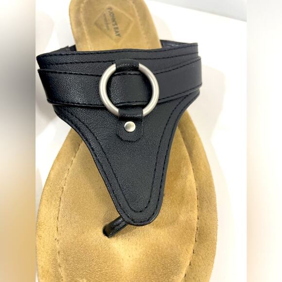 St. John’s Bay T Sandals with Silver Accent Black Size 9 Rubber Sole Flip Flops - Picture 3 of 8